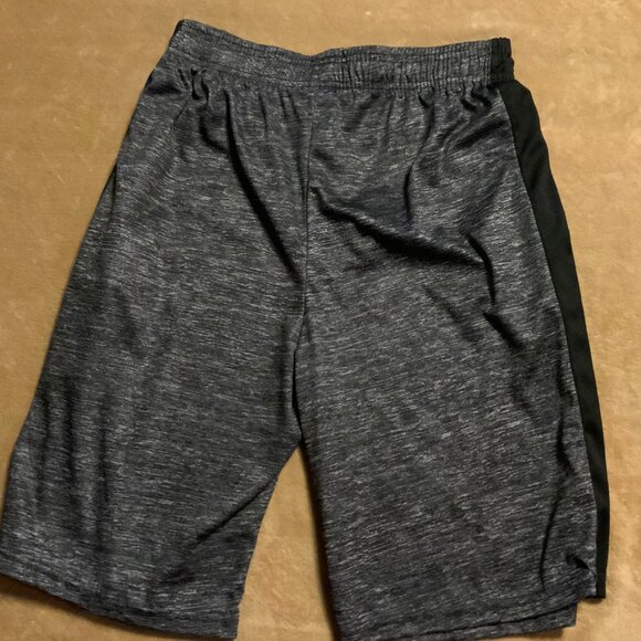 Ultra Performance Men's Activewear Shorts Sz Medium Gray Black Elastic Waist C03 - Picture 5 of 5